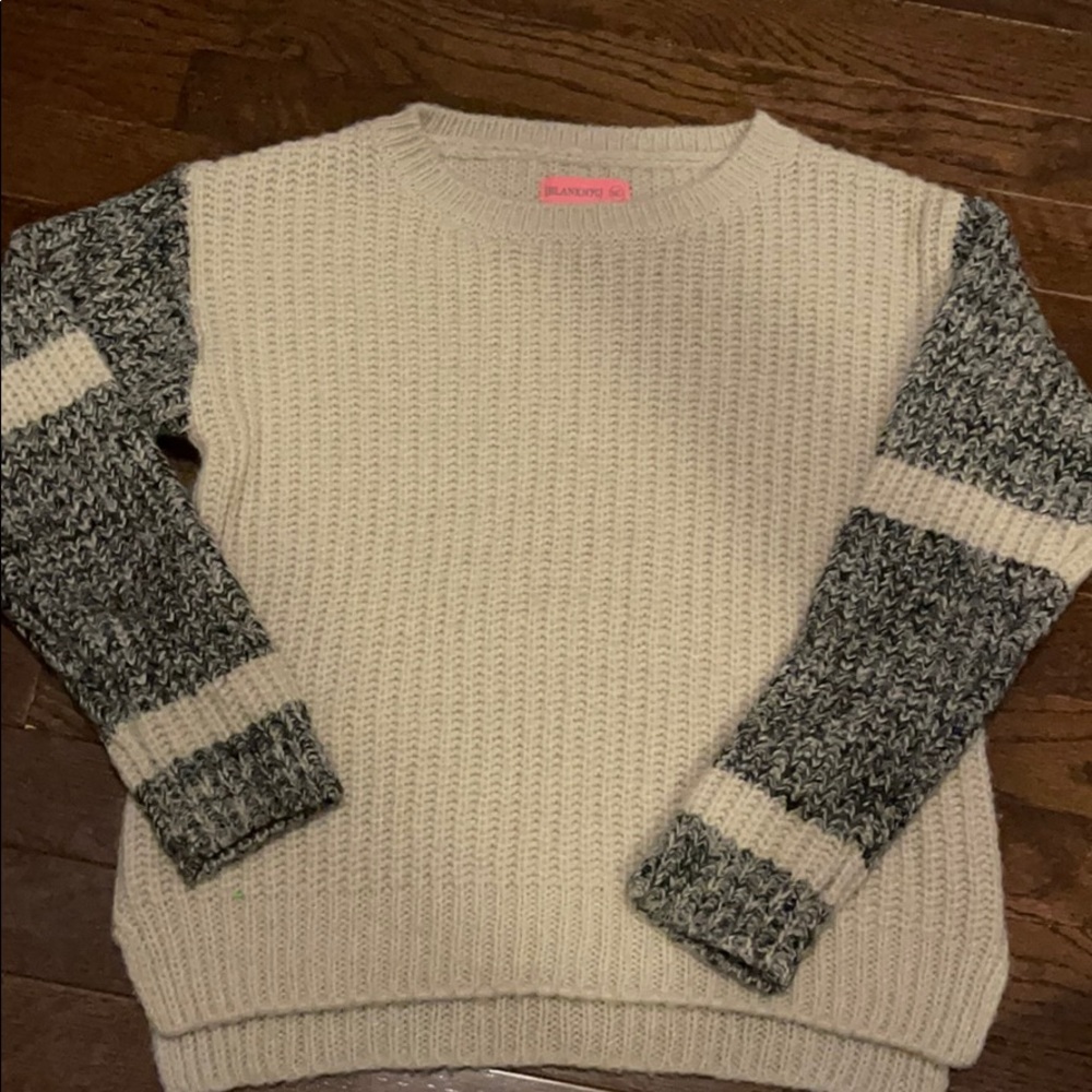 Girls blanknyc size medium sweater